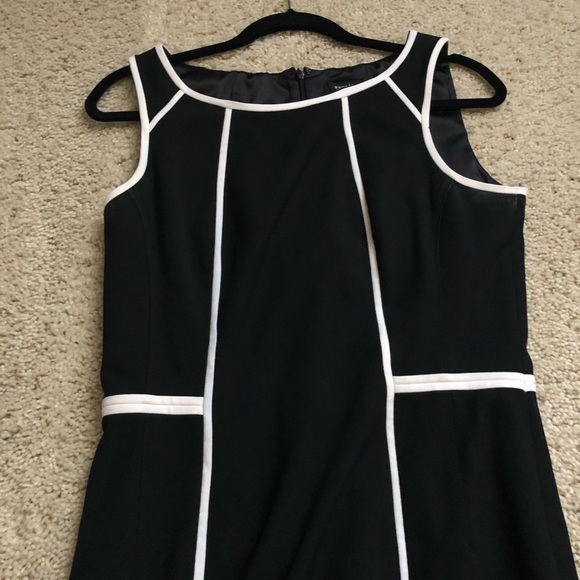 WHBM Women's Sleeveless Black Dress sz 8 (395) - Picture 9 of 9